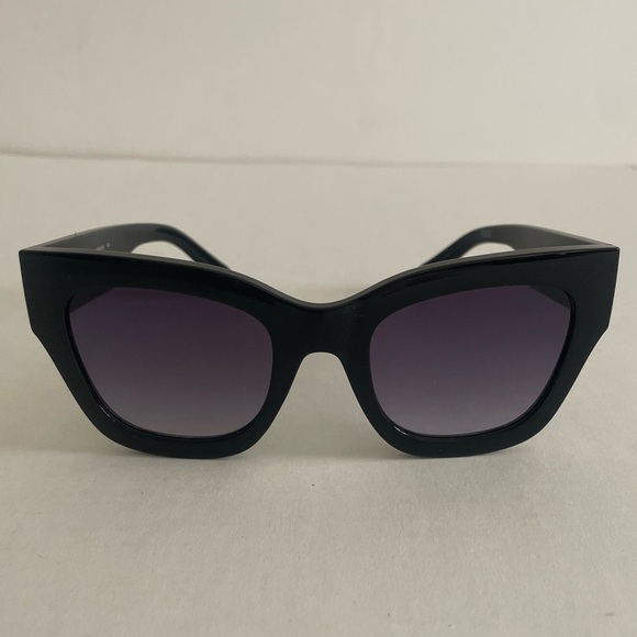 QUAY AUSTRALIA By The Way Black Gold Cat Eye Sunglasses Oversized Gradient Lens main image 8